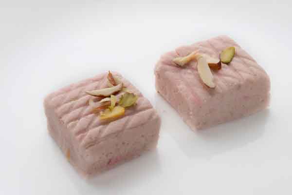 Black Currant Sandesh
